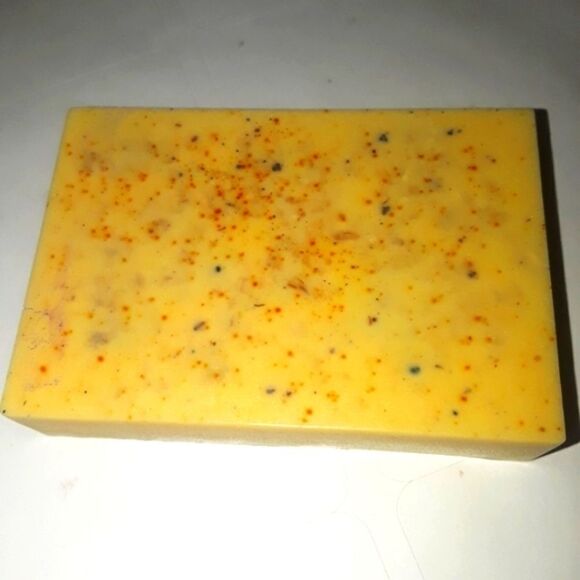 hand CRAFTED organic Lemon and Oats soap bar - Picture 5 of 8